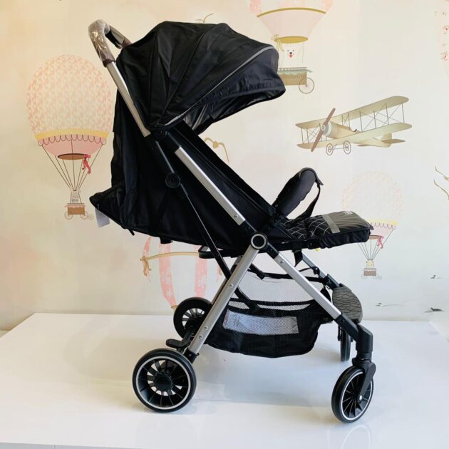 statut t228 noire poussette légère