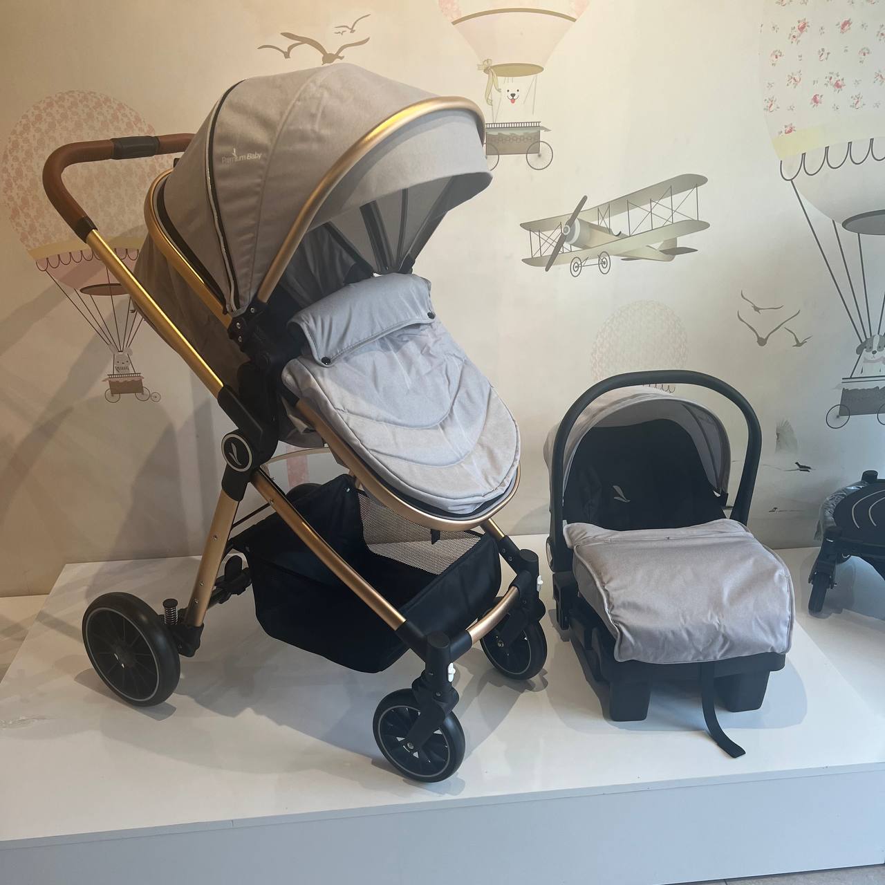 MoMi Pram - poussette combi compacte 2 en 1 - Limuru - Vert (convient de 0  à 3 ans)